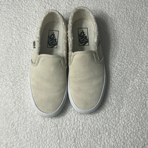 Vans Women's Cream Slip-On Shoes - Picture 1 of 10